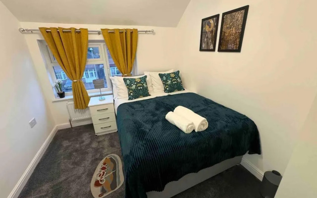 3-bed Home, Sleeps 8, Ideal for Large Groups