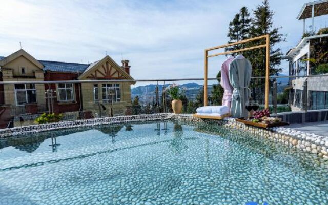 Tengchong Dongli Hot Spring Courtyard