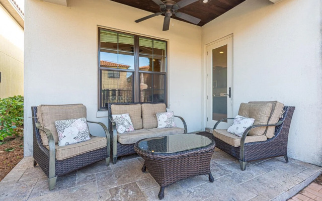 Villa Lago 1975 S2G 4BR 4BA 10