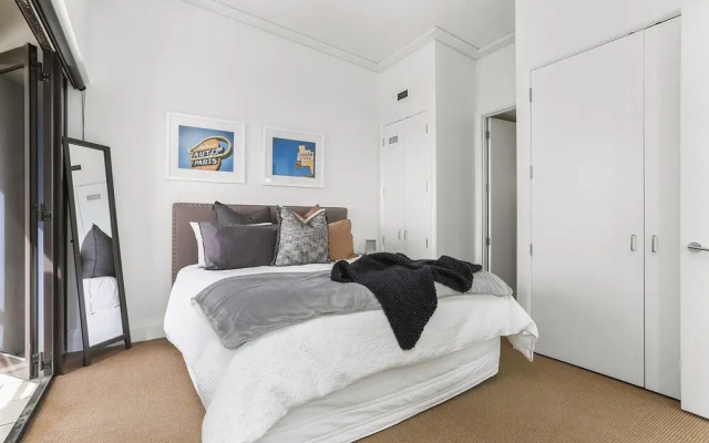 Bright Modern One Bed Marina Penthouse - by Urban Butler