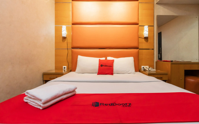 RedDoorz @ Jalan Gunung Sahari