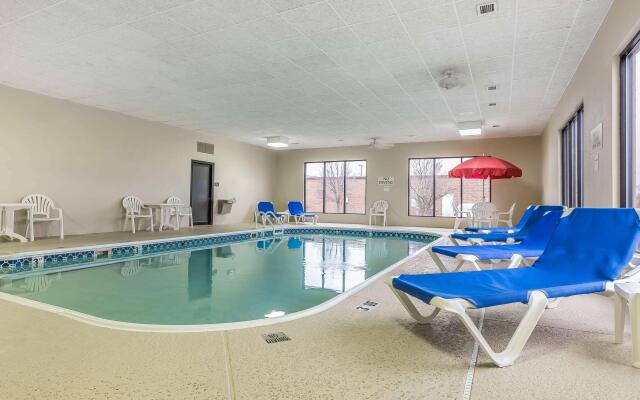 Comfort Inn Alton near I-255
