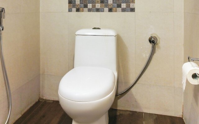 OYO 17209 SilverKey Malikarjuna Residency Gachibowli