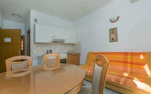 Apartments and Rooms Mate