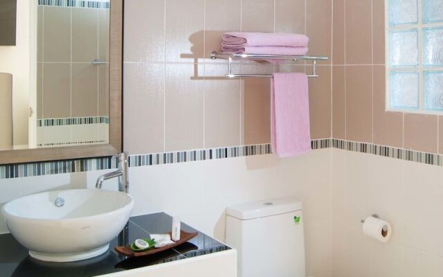 Suporn Lakeview Service APT & Homestay