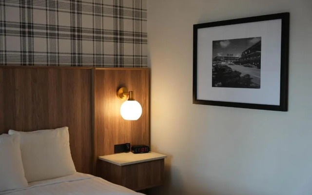 Travelodge At The Falls