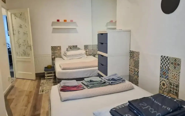 Nice 2 Double Bed in Sunny House in Amsterdam West