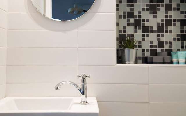 AirTLV Comfortable 3 BDRM in Old North