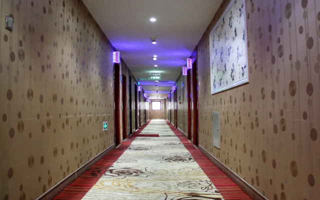 Pai Hotel (Beijing Happy Valley Dayangfang Road)