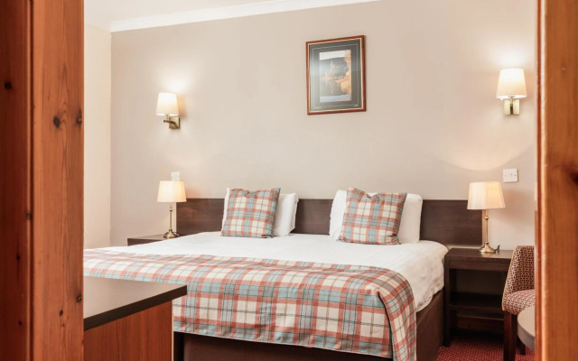 Highlander Hotel