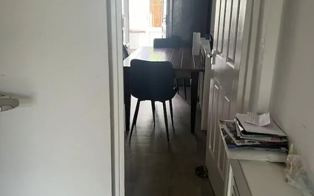 Basildon 3 Bedroom - Free Parking, Private Garden