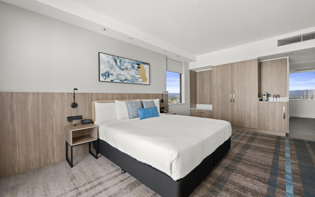 Crowne Plaza Surfers Paradise by IHG