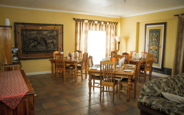 26 On Chamberlain Guest House