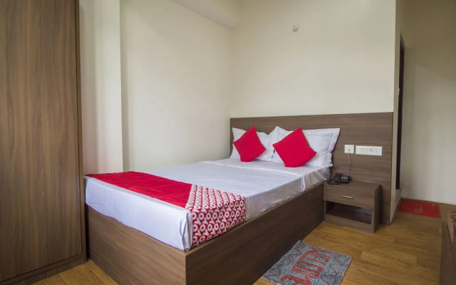 Rising Inn by OYO Rooms
