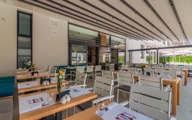 Nyota Hotel & Conference Center