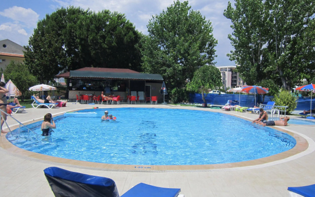 Aymes Hotel