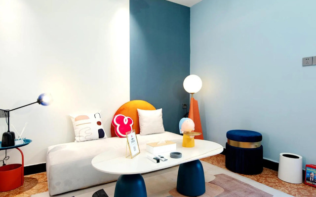 Locals Apartment House 40