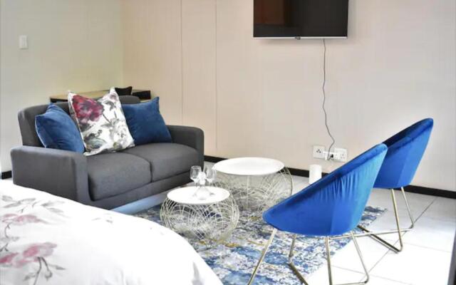 Lea's Furnished Apartments - Lofts at Loftus