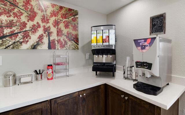 Red Roof Inn Plus+ Galveston - Beachfront