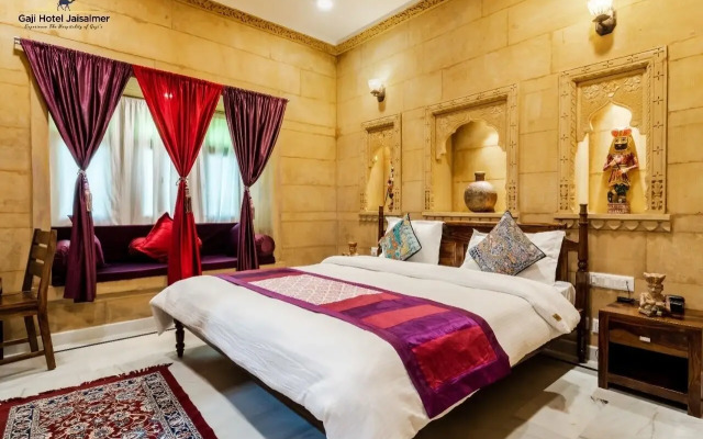 Gaji Hotel