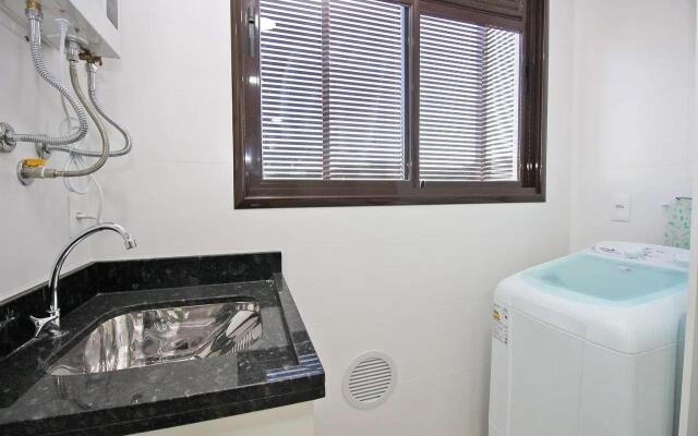 Belo apto pé na areia em Bombinhas CSD301