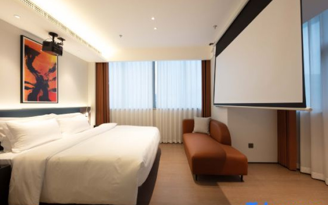 Ningbo Happy Coast Q-Box Hotel (Yinzhou Wanda Plaza)