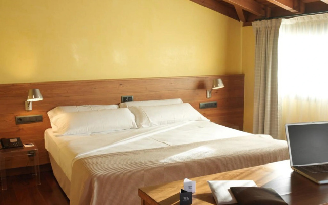 Montanyá Hotel