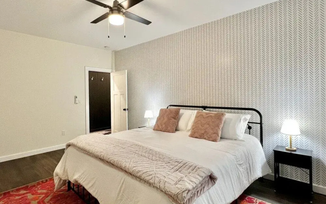 Creekside Suites