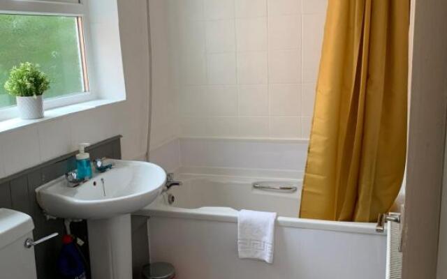Balfour - Beautiful refurbished spacious 3 bedroom Gateshead flat