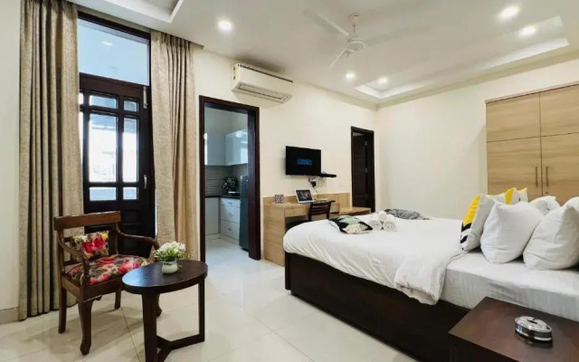 Olive @ Golf Course Road