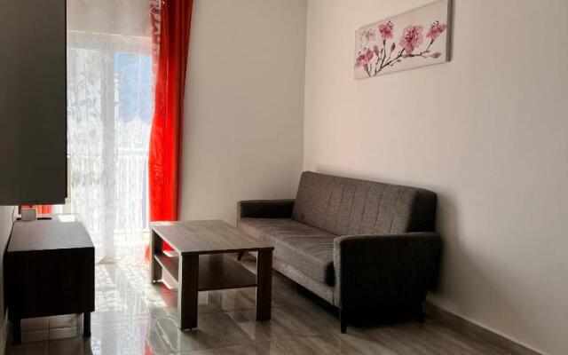 F4-1 Double room with private bathroom and balcony