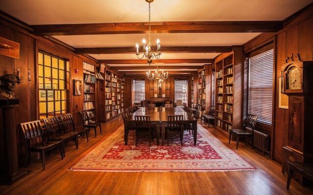 Crow's Nest Newport