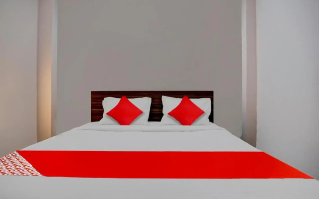 Oyo Flagship 703376 Mk Residency