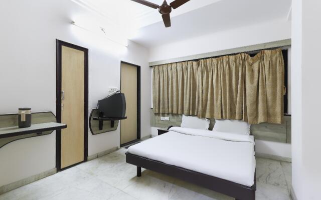 SPOT ON 45149 Hotel Geeta