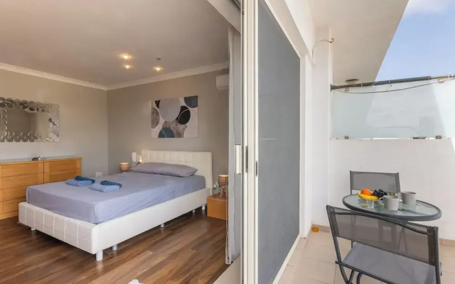 Modern and Comfortable Apart Savoy Garden