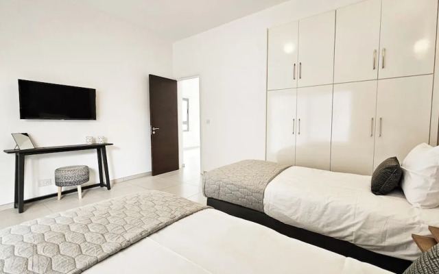 Phaedrus Living Ledras Residences 102
