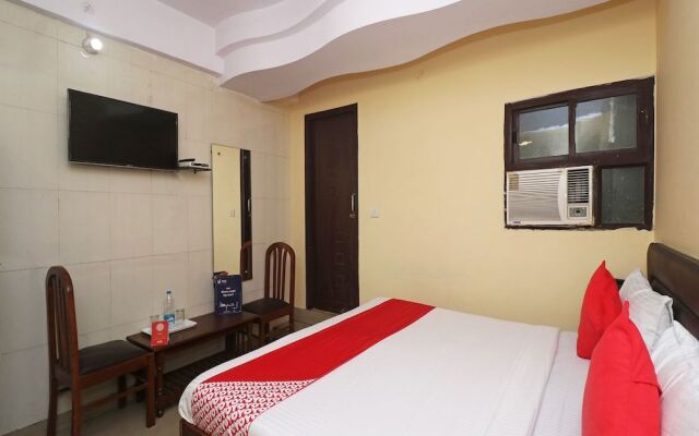 OYO 19004 Hotel Gagan