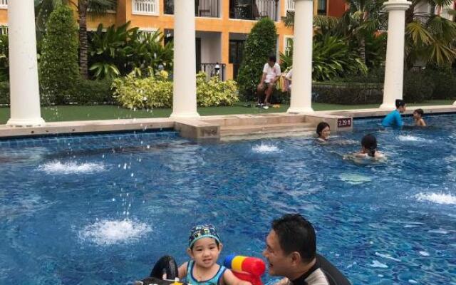 Venetian Signature PoolAccess Resort Jomtian Pattaya