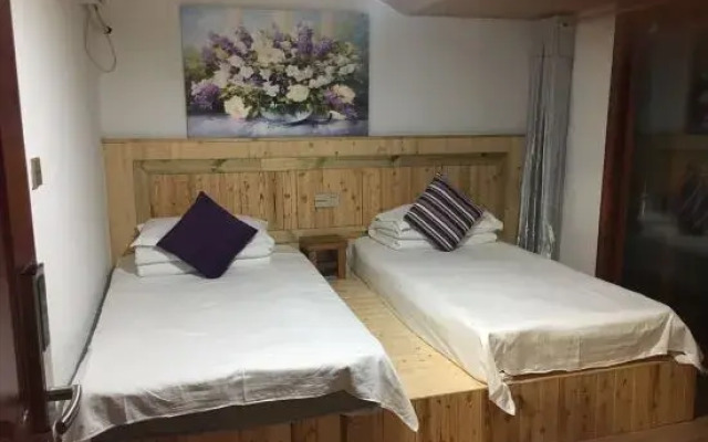 Chuanyan Shilin Theme Inn