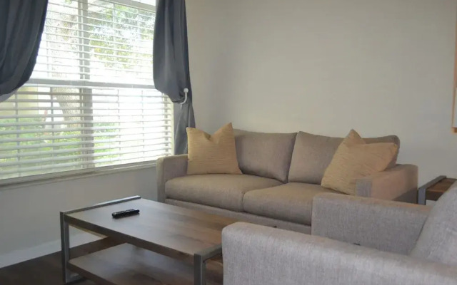 Stylish Condo Near Clearwater's Beach