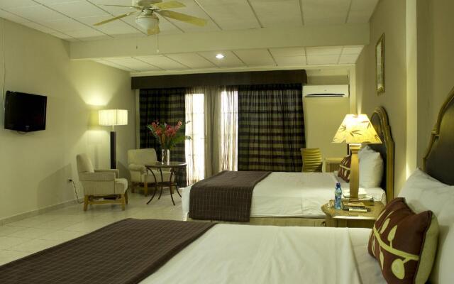Hotel Las Cumbres & Water Park