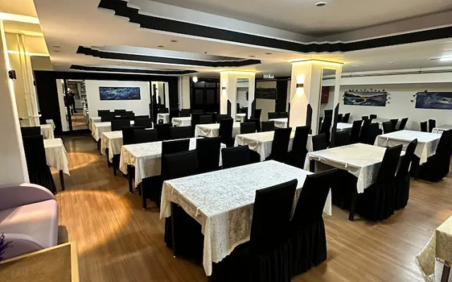 Nigrum Otel