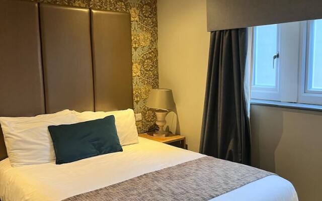 The New Hobbit Hotel Rooms