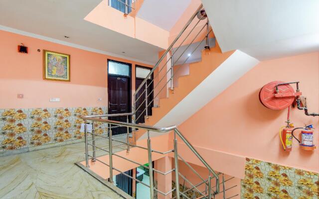 OYO 67901 Hotel Yugh Dx