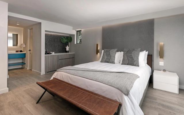 La Jolla Cove Suites
