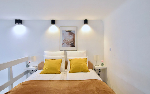 Robinia Apartment
