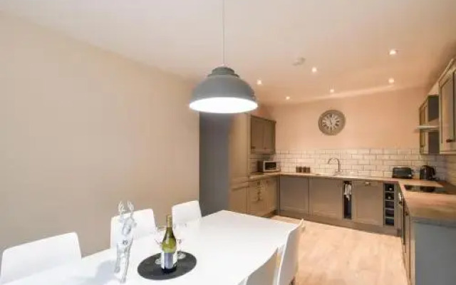 2 Ascot Mews - The Den York