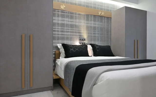 The Lop Athens Holiday Luxury Suites