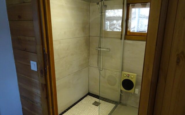 Le Pressoir De La Deveze