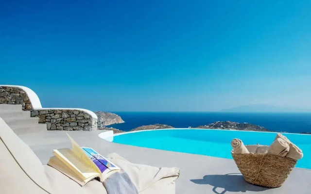 Elegant Villa With View